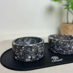 Ollipet terrazzo hundeskåle med oval spiseunderlag. Perfekt til hjemmet hos den stilbevidste hundejer