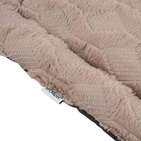 Lækkert hundetæppe i beige/khaki farve.