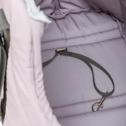 Trixie hundetasken Viktoria i flot lilla farve