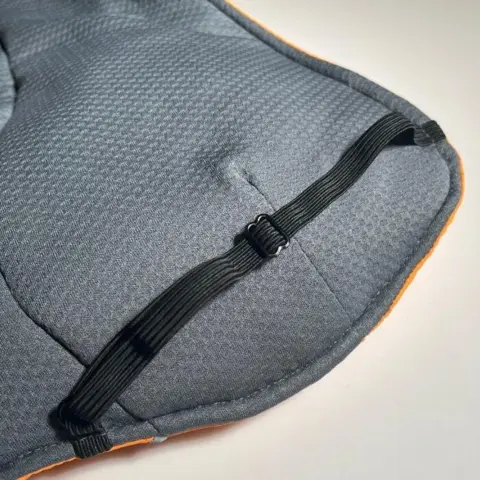 Justerbar bagbensstropper og åndbart Honycomb Air Mesh fór