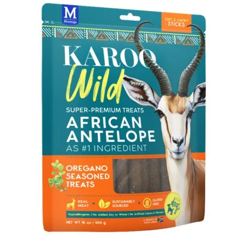 Hundegodbidder med antilopekød og oregano. Kornfrie, fedtfattige og med højt proteinindhold – bløde sticks med intens smag af naturlige krydderurter.