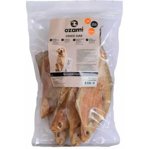 Tørret fladfisk som en lækker snack til hunde