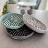 Ollipet Art deco slikkeskål i flotte farver - Kun hos Cotonshoppen
